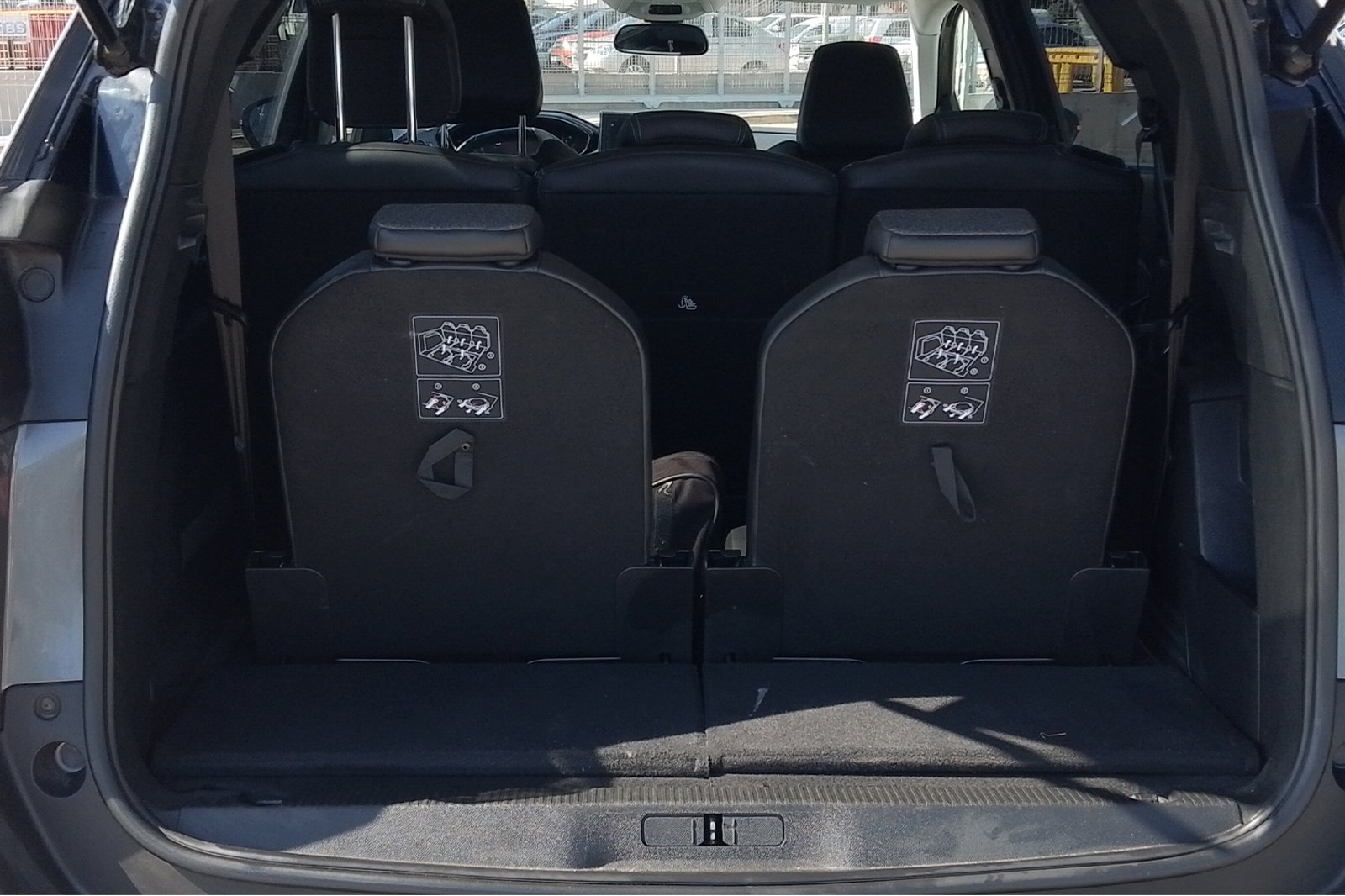 PEUGEOT 5008 BLUEHDI 130 1.5 AUT 2021 - Imagen 8 de 12