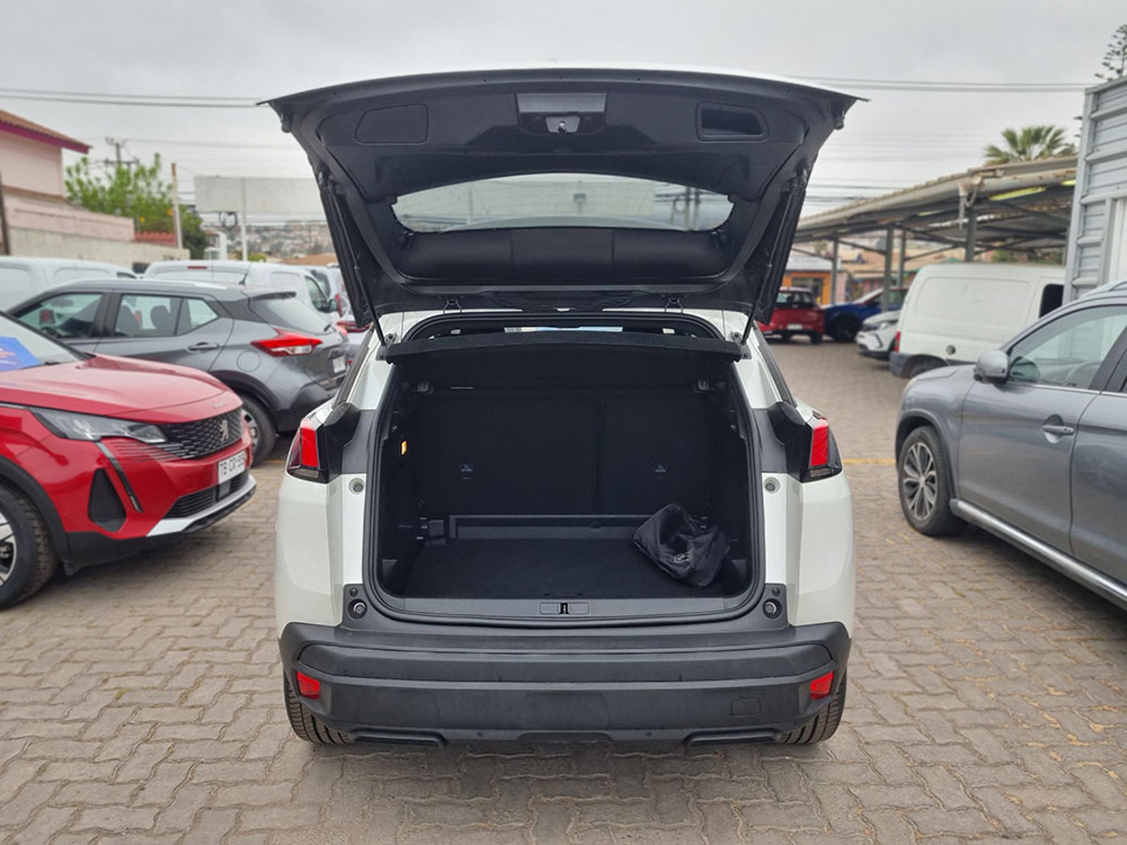 PEUGEOT Nuevo 3008 Active Pack Puretech 130 2024 - Imagen 11 de 12