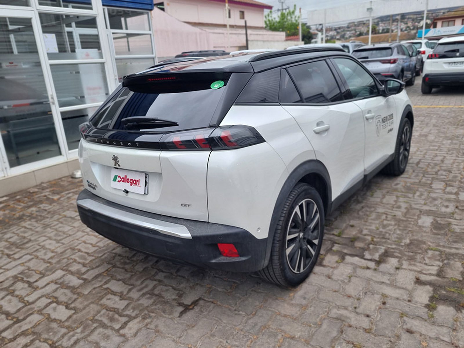 PEUGEOT 2008 GT EV PRS 2024 - Imagen 10 de 12