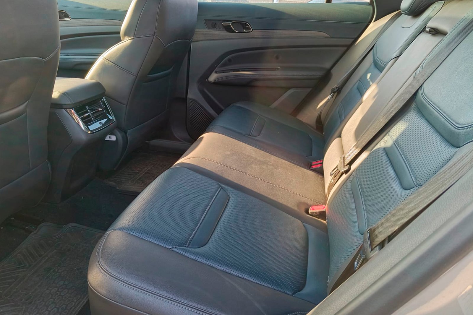 Ford TERRITORY TITANIUM 4X2 1.5 AUT 2025 - Imagen 3 de 8