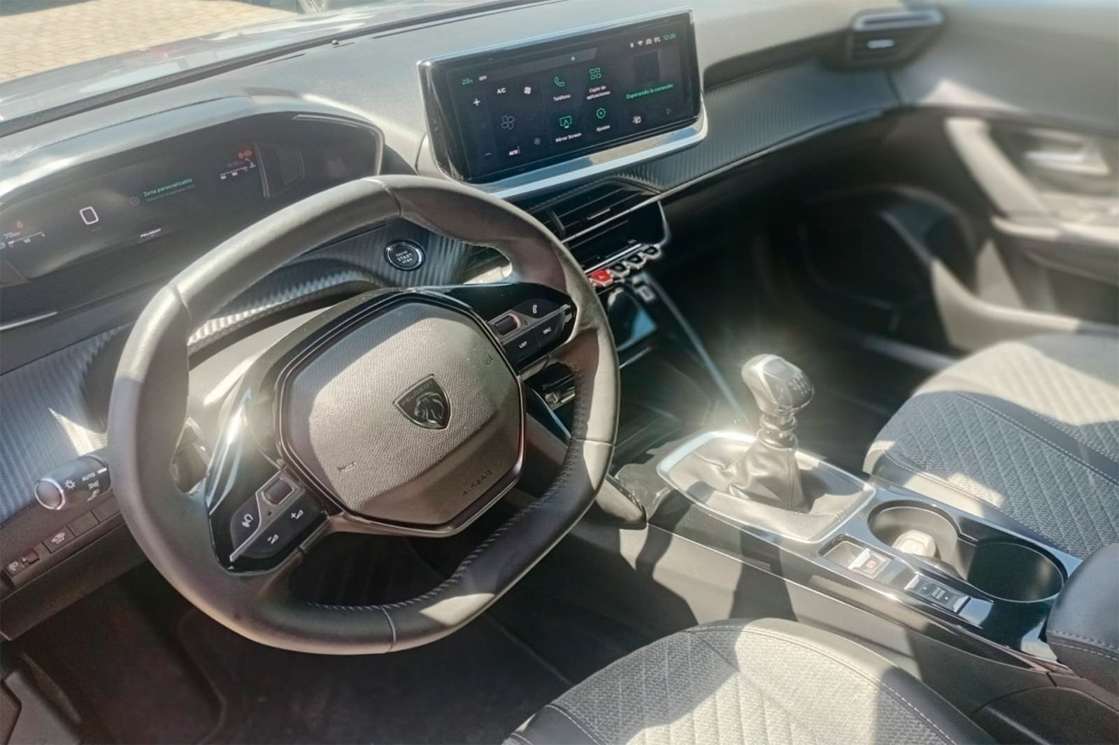 PEUGEOT 2008 ALLURE 130 1.2 2025 - Imagen 7 de 12