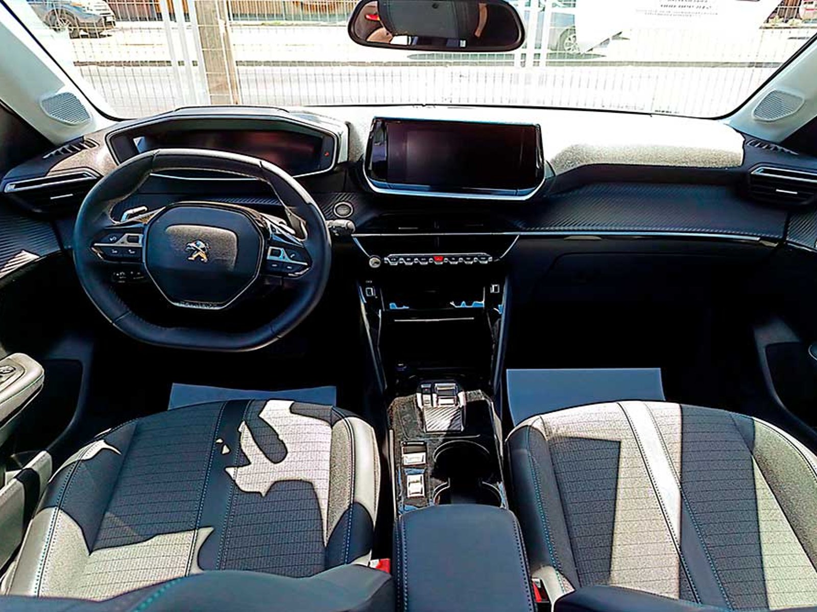 Peugeot NUEVO 208 ALLURE PACK PURETECH 130 EAT8 2024 - Foto 2 de 12
