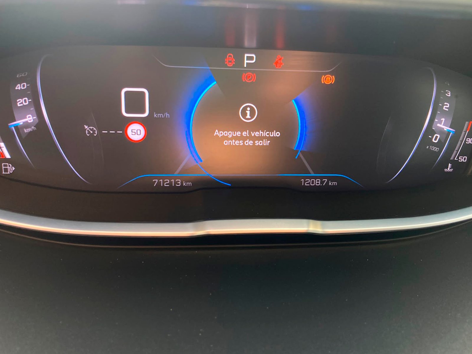 Peugeot 3008 BLUE HDI 130 EAT8 1.5 AUT 2024 - Foto 3 de 12
