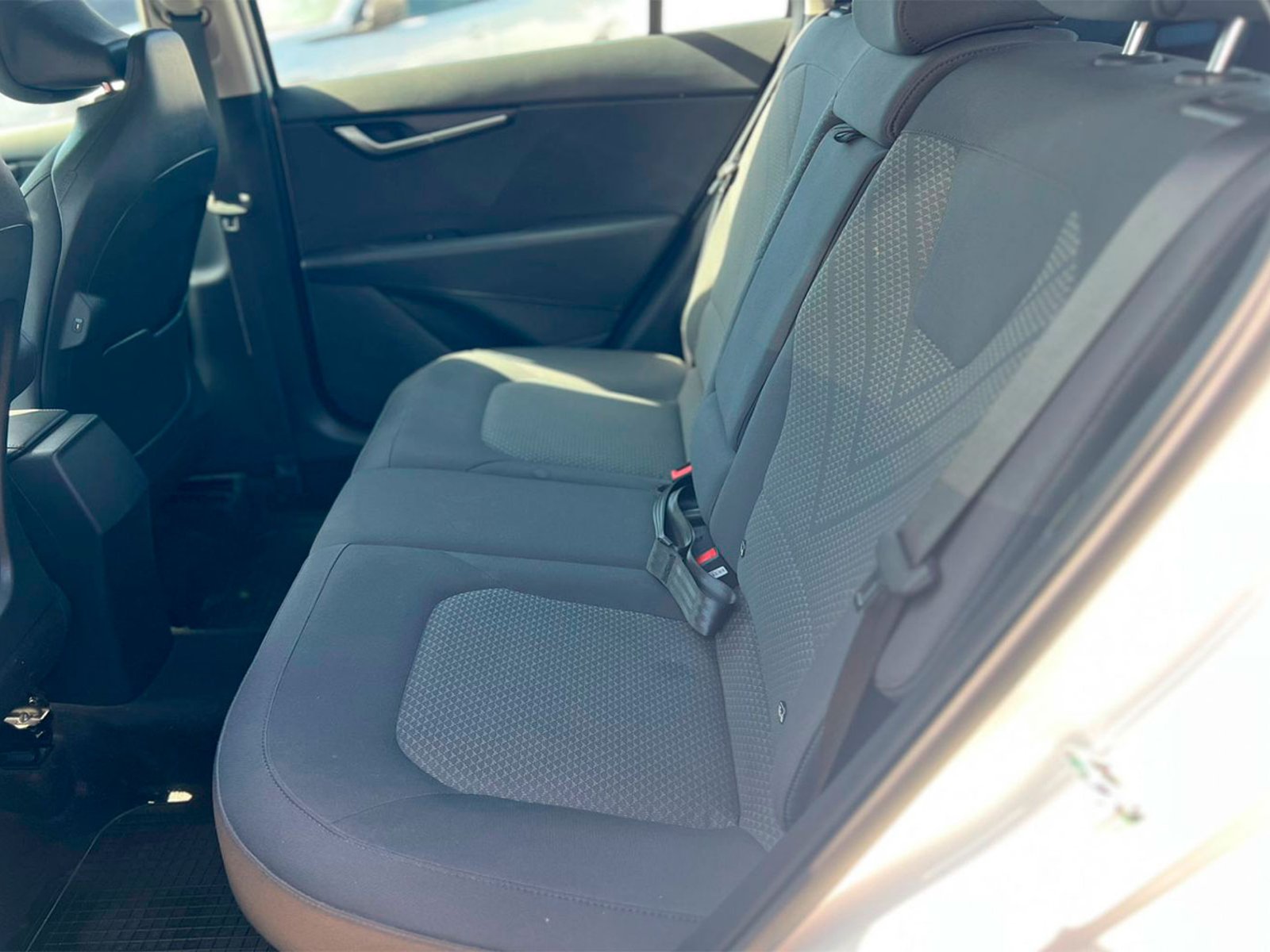 Kia NIRO HEV DCT GDI 1.6 AUT 2024 - Foto 2 de 12