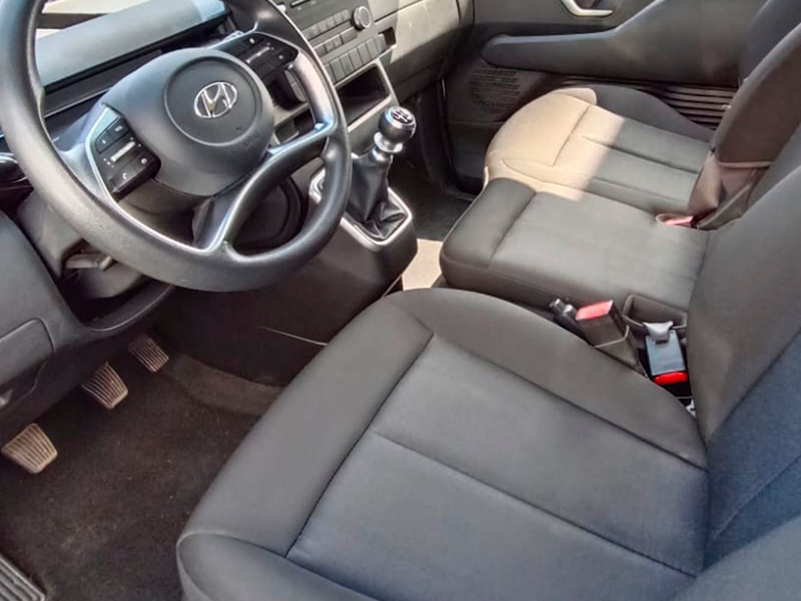 Hyundai US4 CRDI 6MT 2.2 2022 - Foto 3 de 10