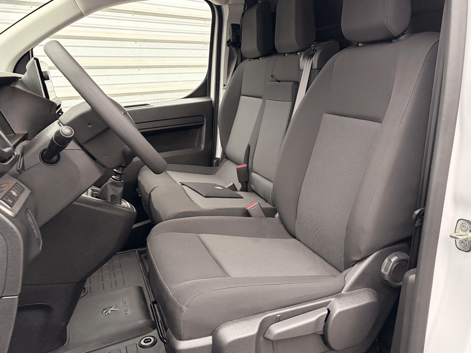 Peugeot New EXPERT MCA L3 Diesel 145hp MT 2026 - Foto 5 de 11