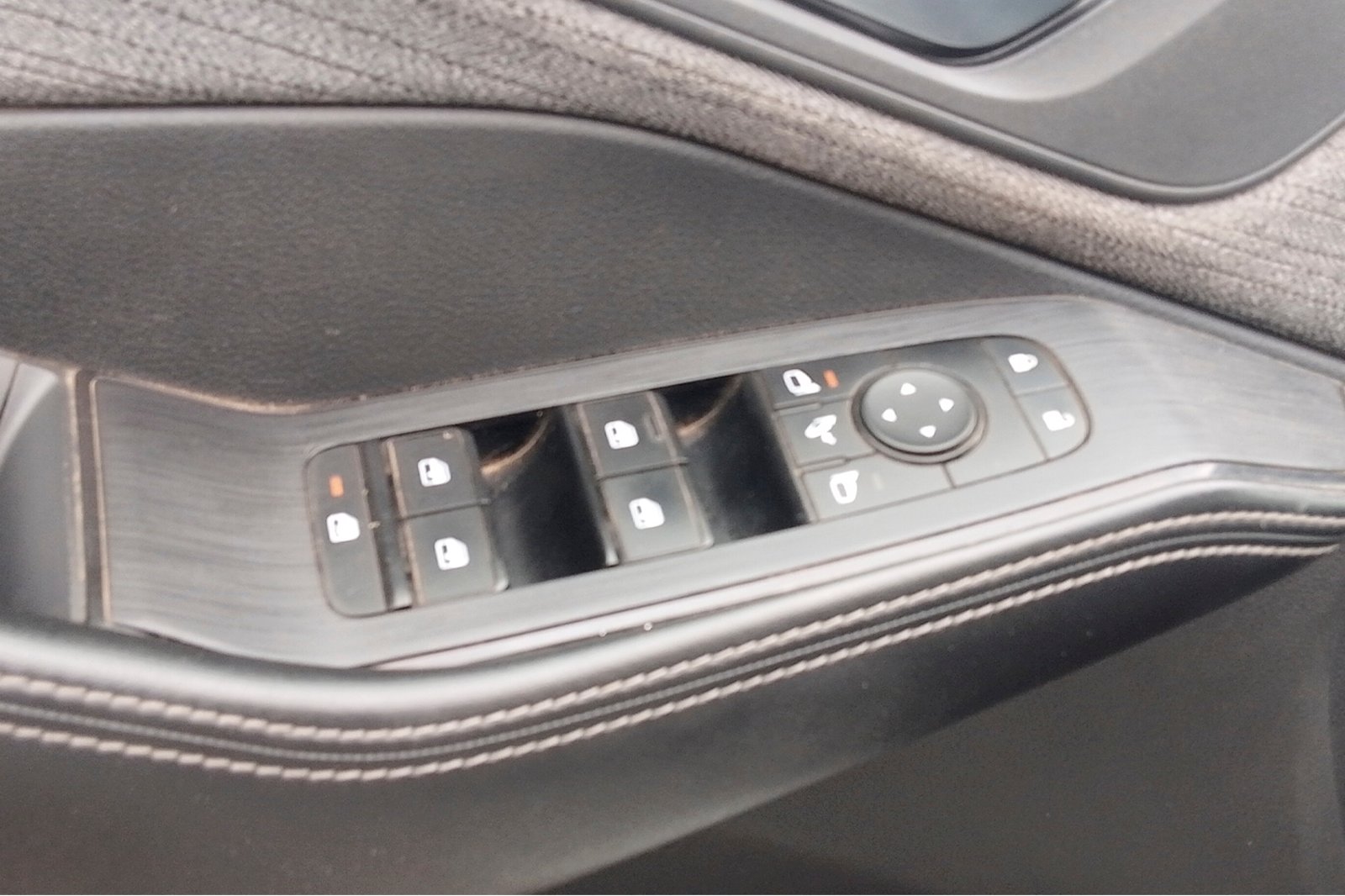 NISSAN X TRAIL 4X2 7P CVT 2.5 2024 - Imagen 4 de 12
