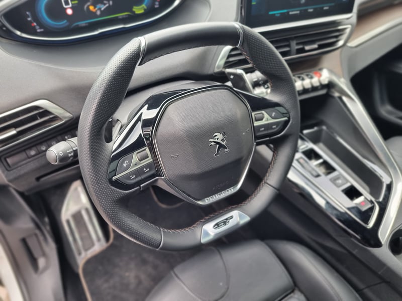 Peugeot 3008 GT HYBRID4 300 eEAT8 2025 - Imagen 6 de 11