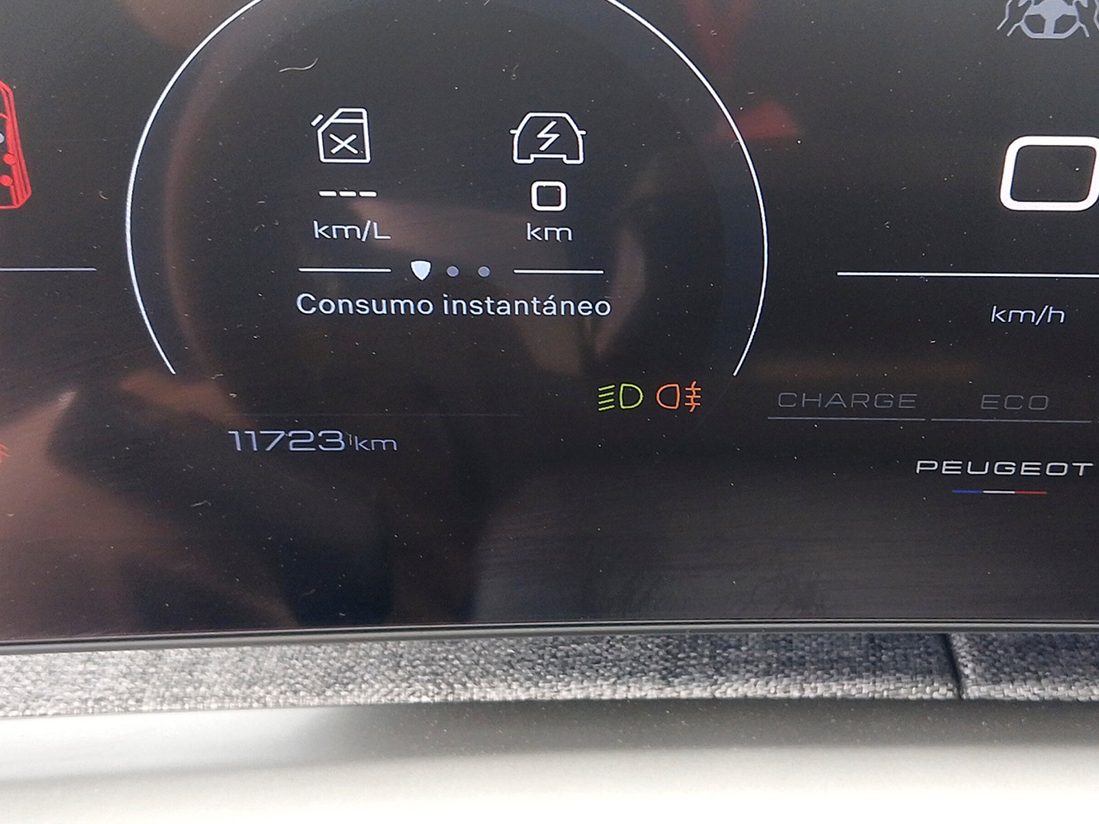 Peugeot 5008 MHEV 1.2 AUT 2026 - Foto 2 de 12