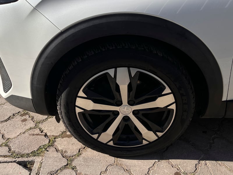 Peugeot 3008 THP 165HP 1.6 AUT 2023 - Imagen 8 de 12