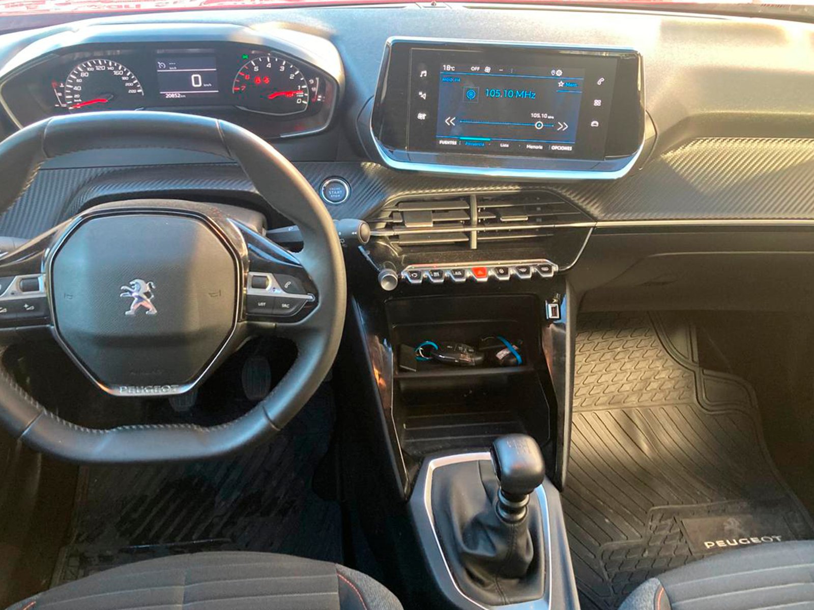 Peugeot 2008 PURETECH 130 1.2 2021 - Foto 2 de 12