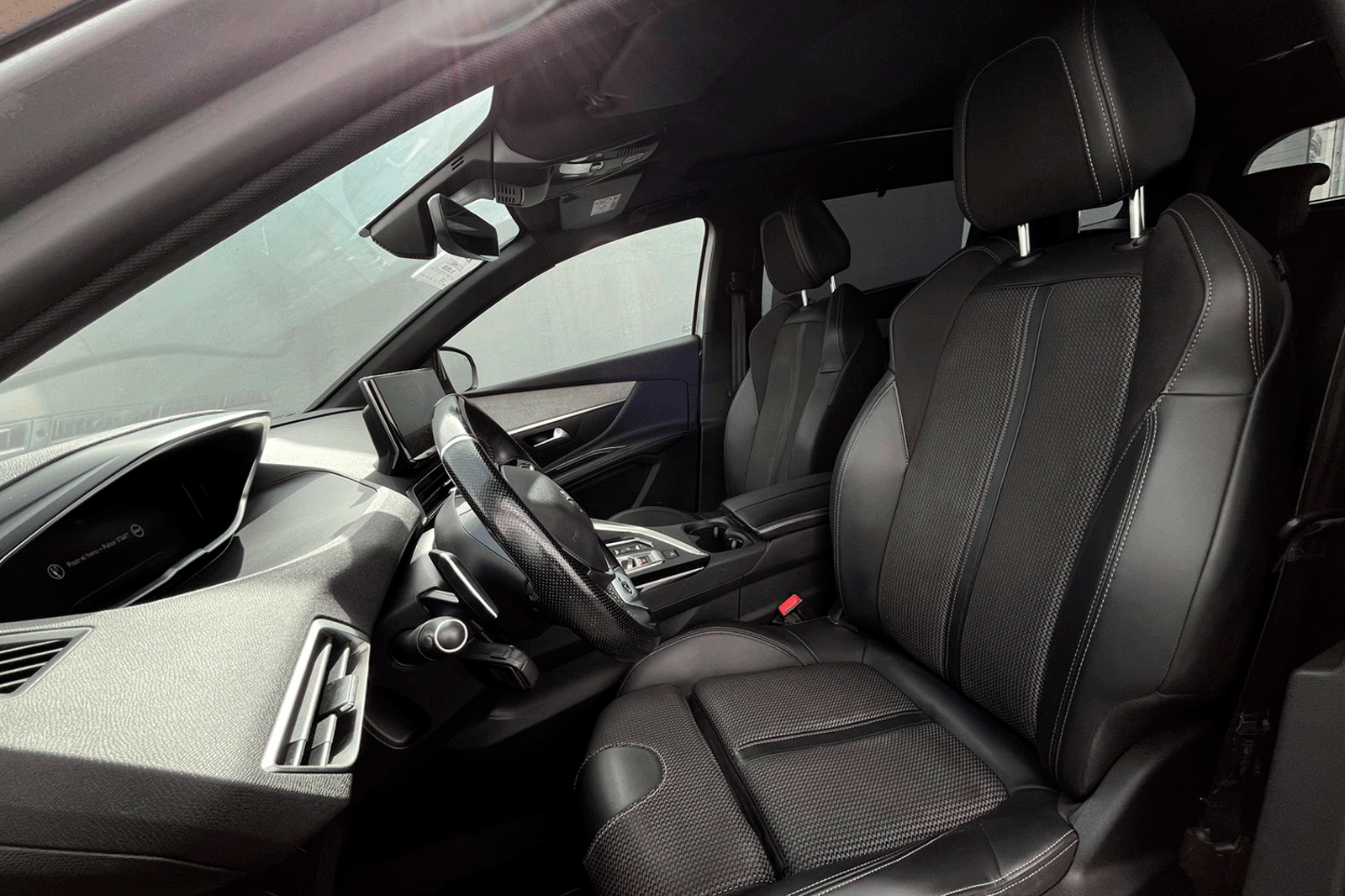 PEUGEOT 5008 PURETECH 180 EAT8 1.6 AUT 2023 - Imagen 6 de 12