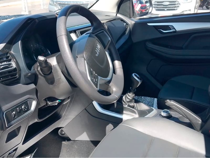 JIM REMAX CRDI DC 4X4 2.5 2026 - Imagen 6 de 12