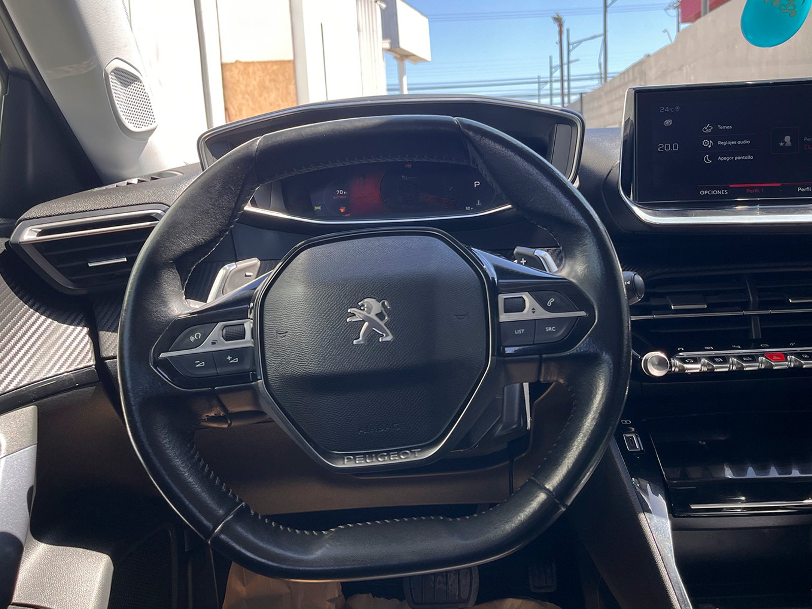 Peugeot 2008 BLUE HDI 130 1.5 AUT 2021 - Foto 2 de 12