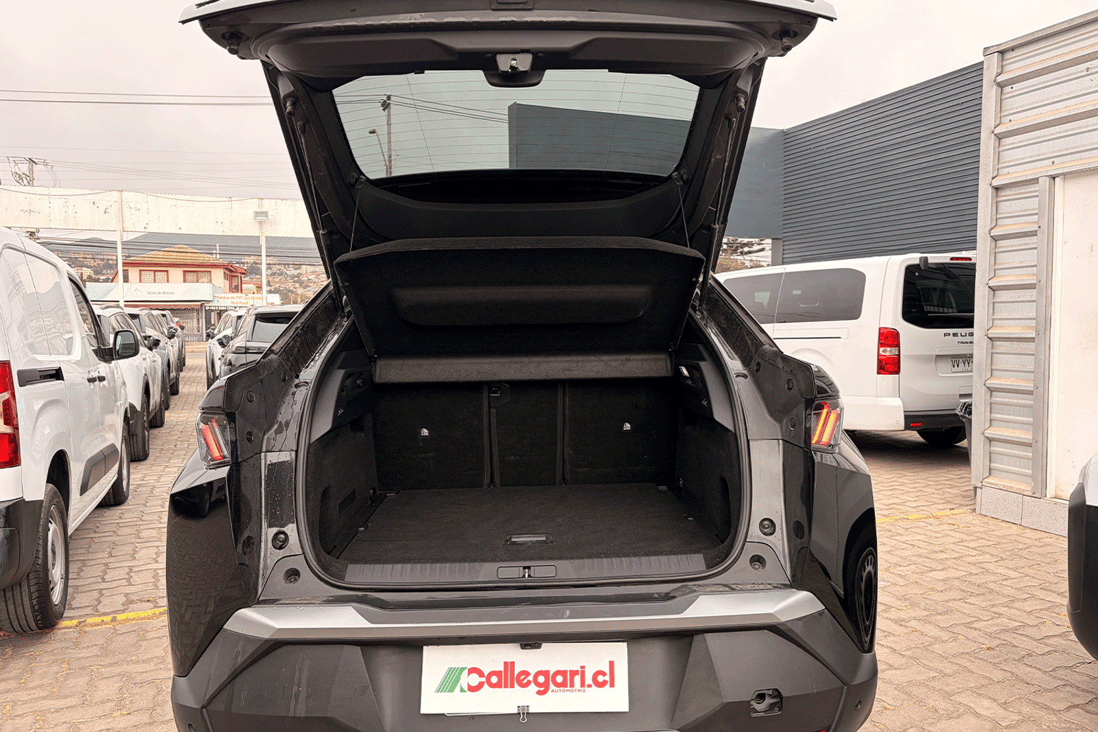PEUGEOT New 3008 PREMIERE MHEV 136 eDCT6 2025 - Imagen 11 de 12