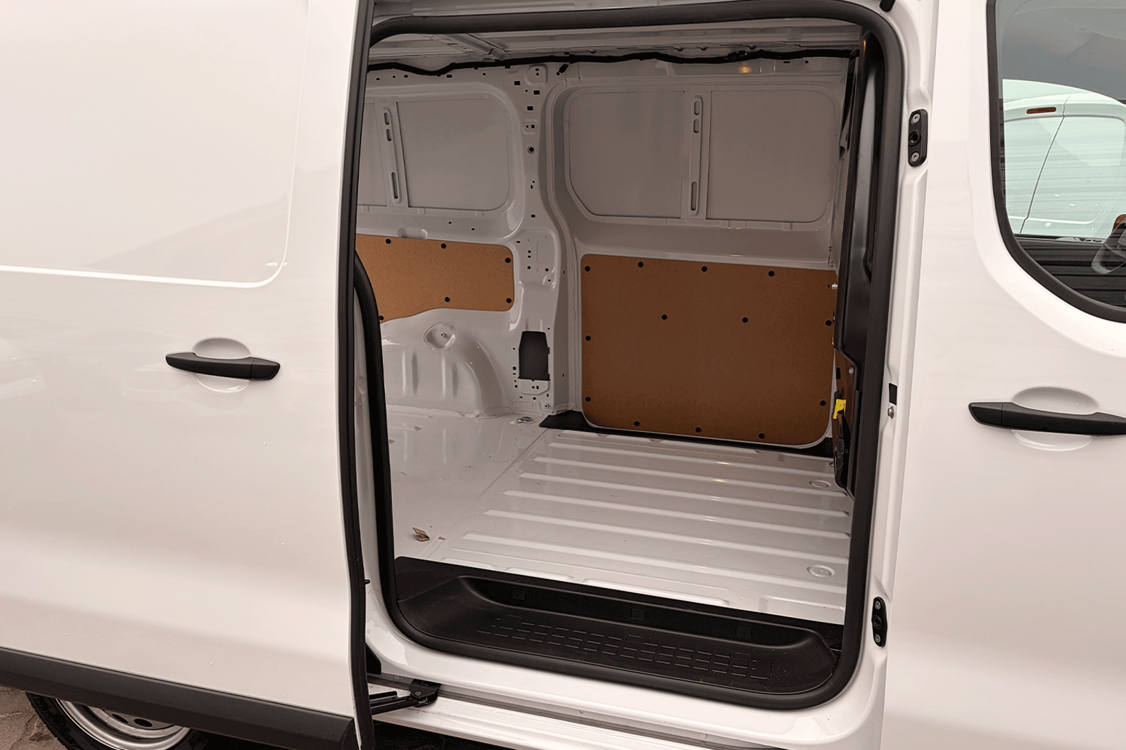 PEUGEOT New EXPERT MCA L3 Diesel 145hp MT 2026 - Imagen 8 de 11