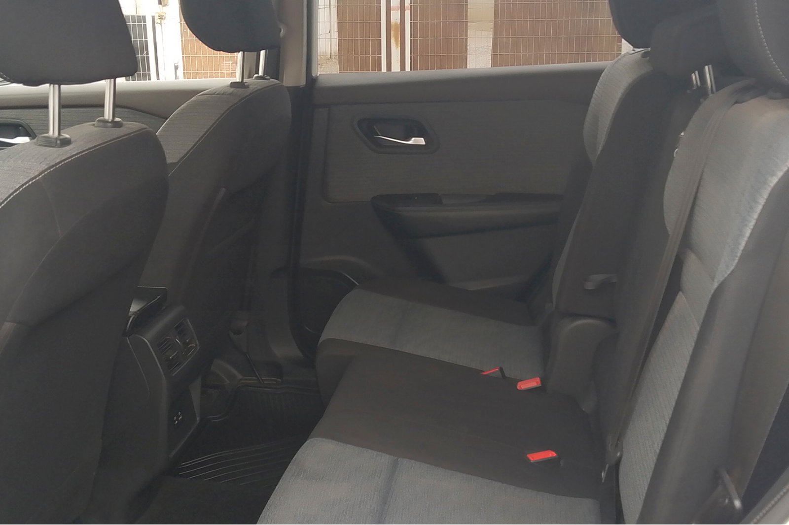 NISSAN X TRAIL 4X2 7P CVT 2.5 2024 - Imagen 7 de 12