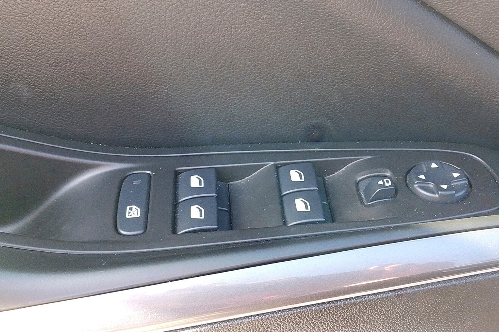 Opel GRANDLAND 1.6 AUT 2020 - Imagen 3 de 12