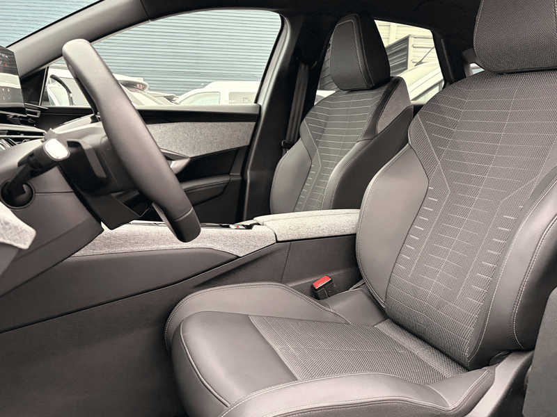 Peugeot New 3008 PREMIERE MHEV 136 eDCT6 2025 - Imagen 6 de 12