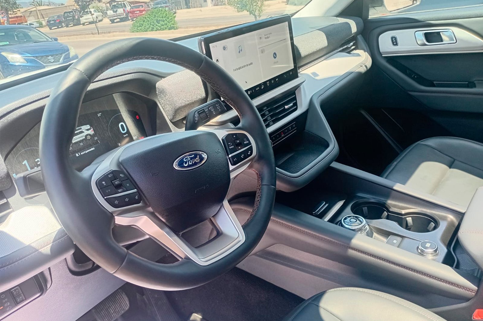 FORD EXPLORER ACTIVE 4X4 2.3 AUT 2025 - Imagen 4 de 12