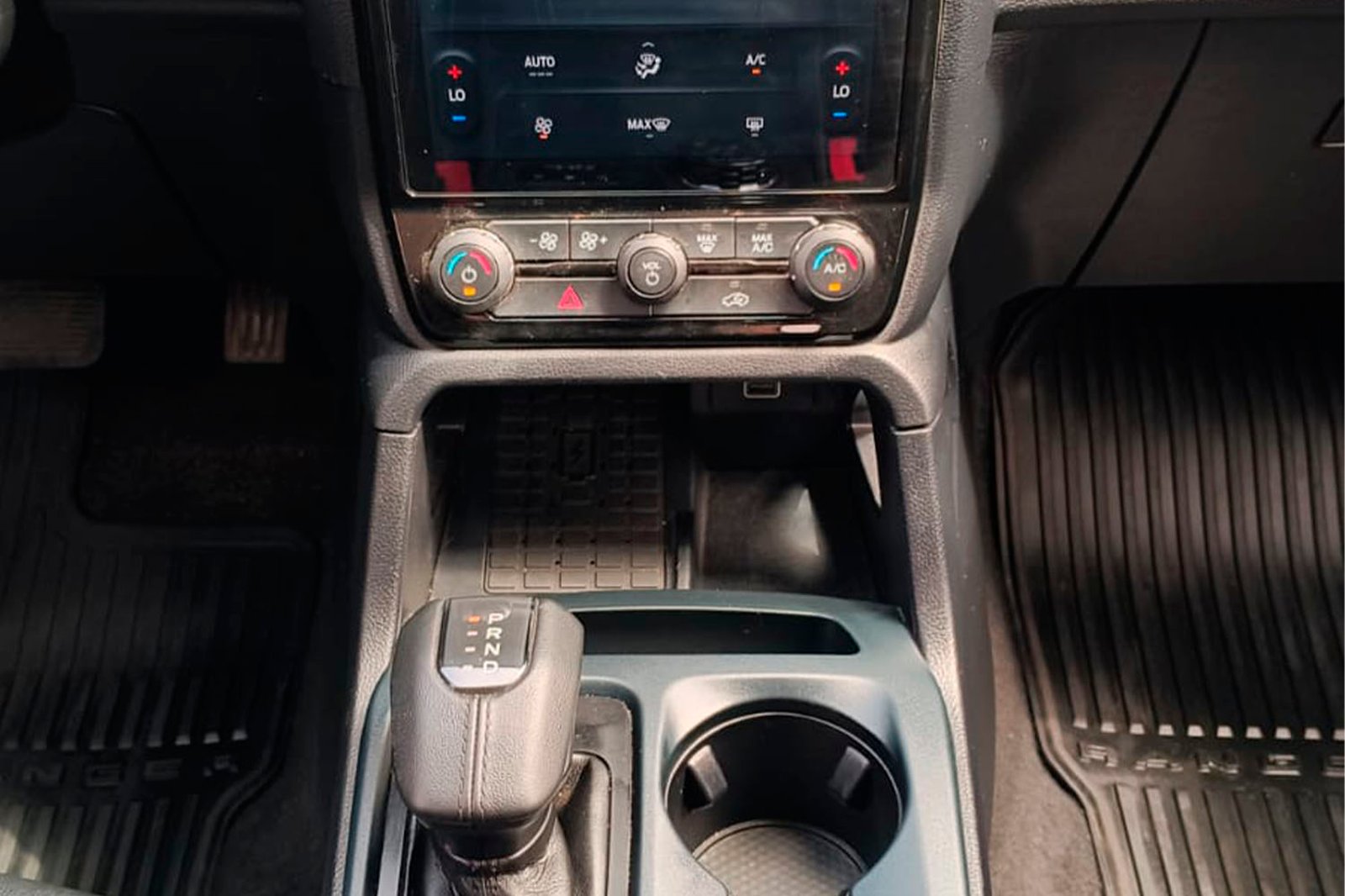 FORD RANGER LTD 4X4 3.0 AUT 2024 - Imagen 5 de 12