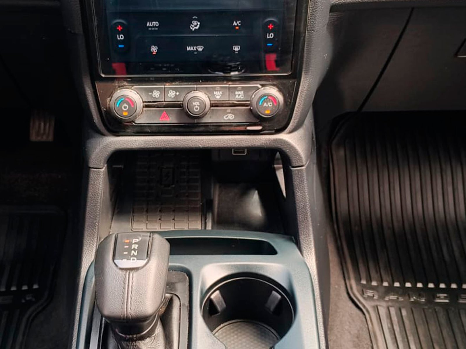 Ford RANGER LTD 4X4 3.0 AUT 2024 - Foto 5 de 12