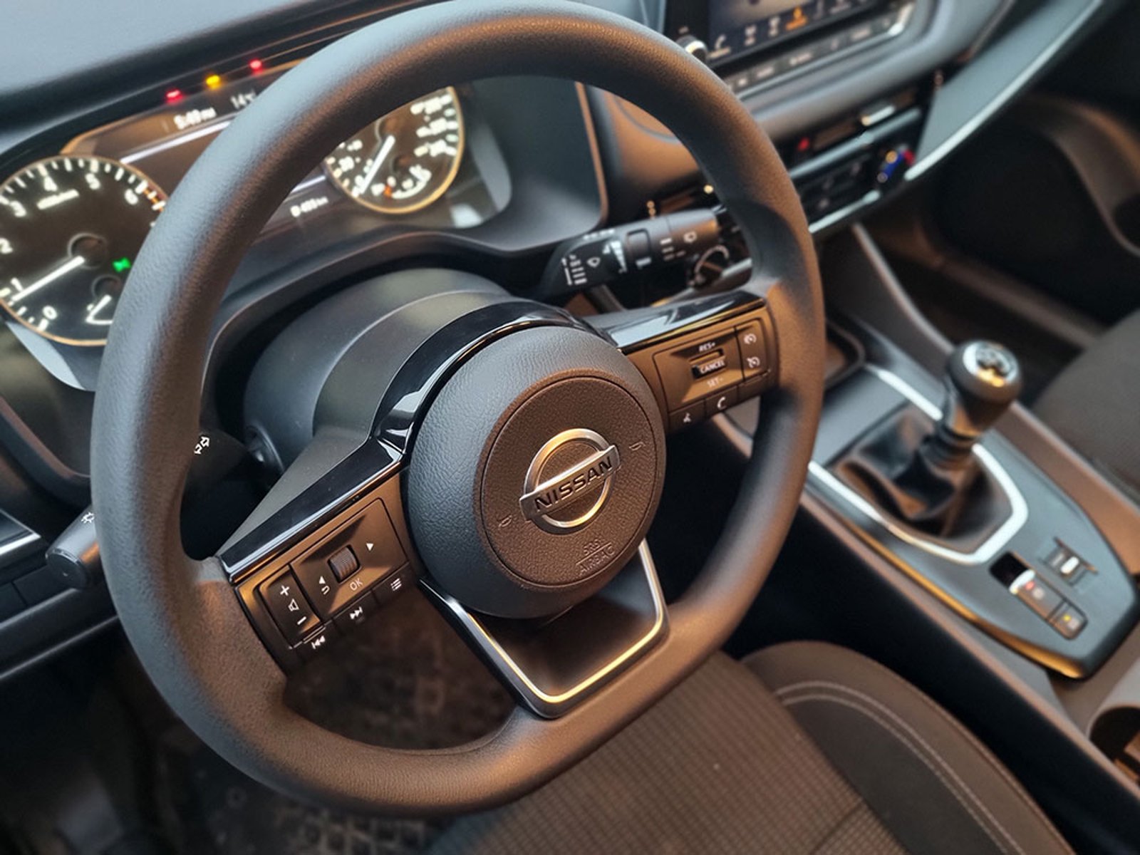 NISSAN QASHQAI TURBO 1.3 2023 - Imagen 6 de 12