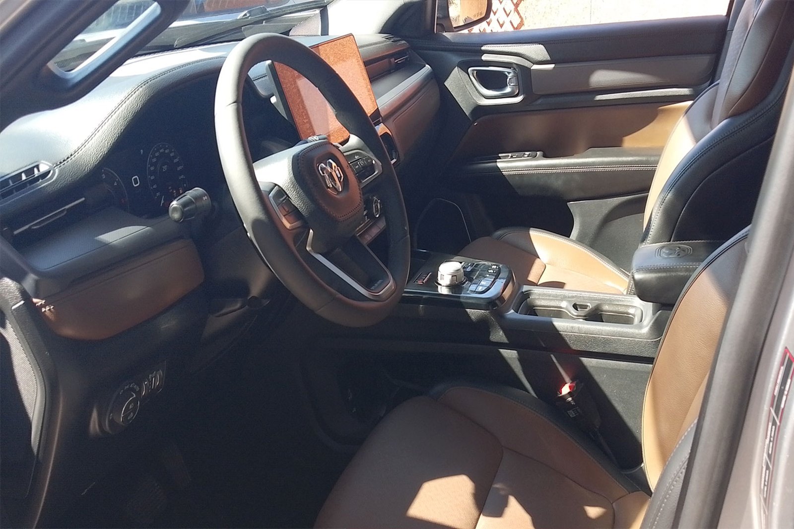 RAM RAMPAGE DS LARAMIE 4X4 2.0 AUT 2025 - Imagen 4 de 12