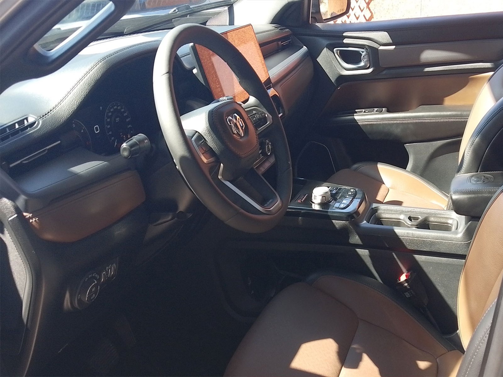 RAM RAMPAGE DS LARAMIE 4X4 2.0 AUT 2025 - Foto 4 de 12