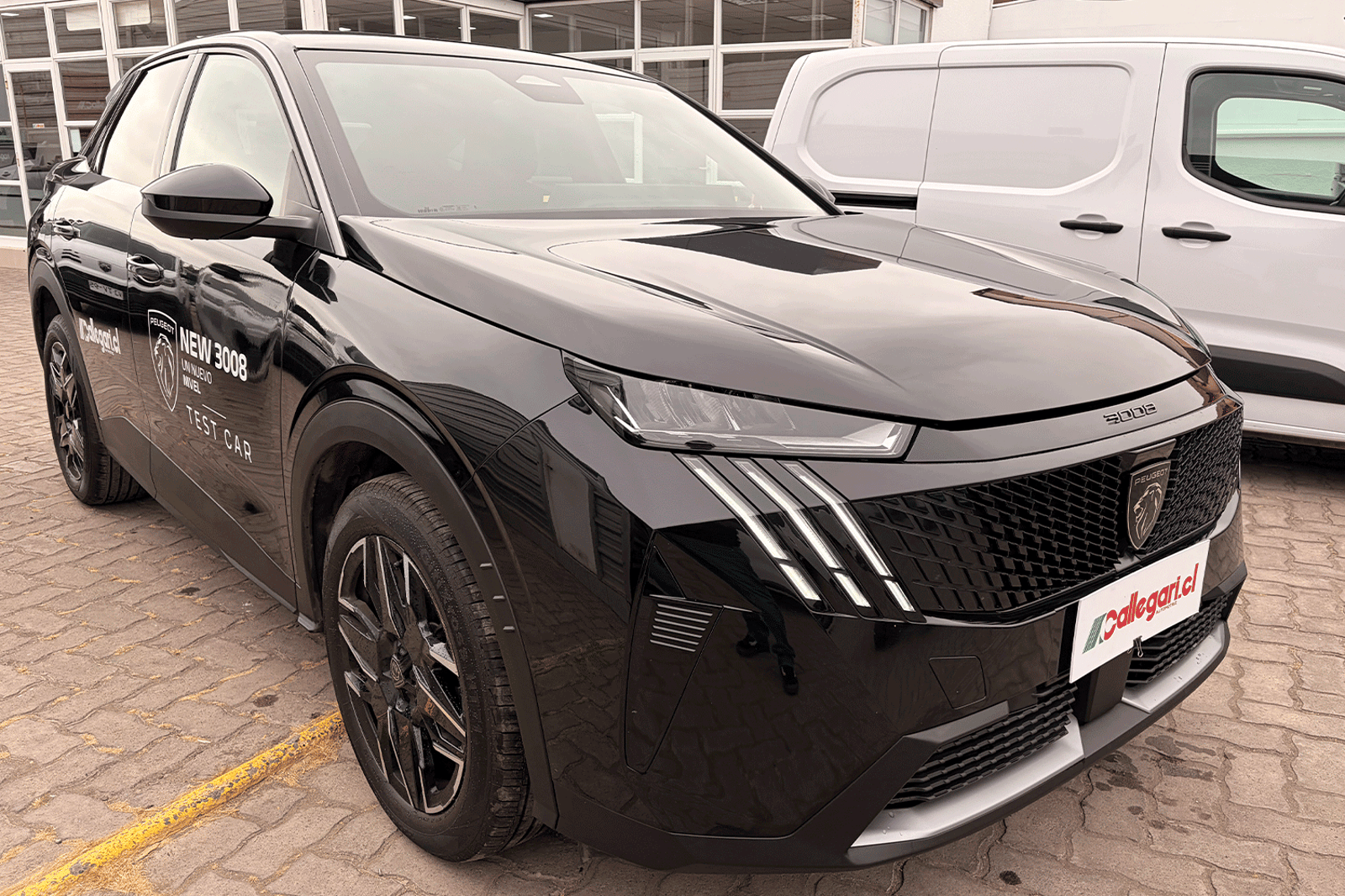 PEUGEOT New 3008 PREMIERE MHEV 136 eDCT6 2025 - Imagen 9 de 12