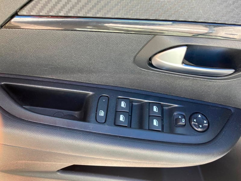 Peugeot 208 STYLE PURETECH 75 1.2 2024 - Imagen 8 de 12
