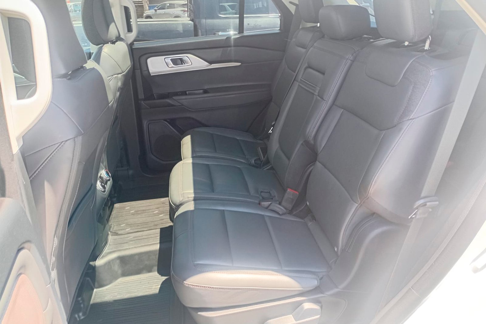 FORD EXPLORER ACTIVE 4X4 2.3 AUT 2025 - Imagen 7 de 12