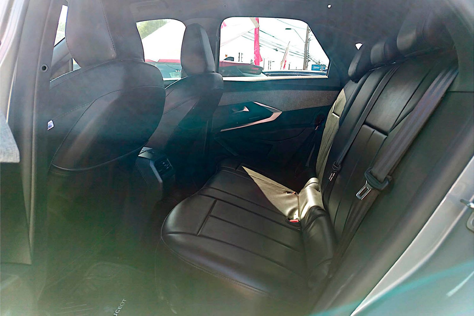 PEUGEOT 3008 ALLURE 1.2 AUT 2025 - Imagen 5 de 12
