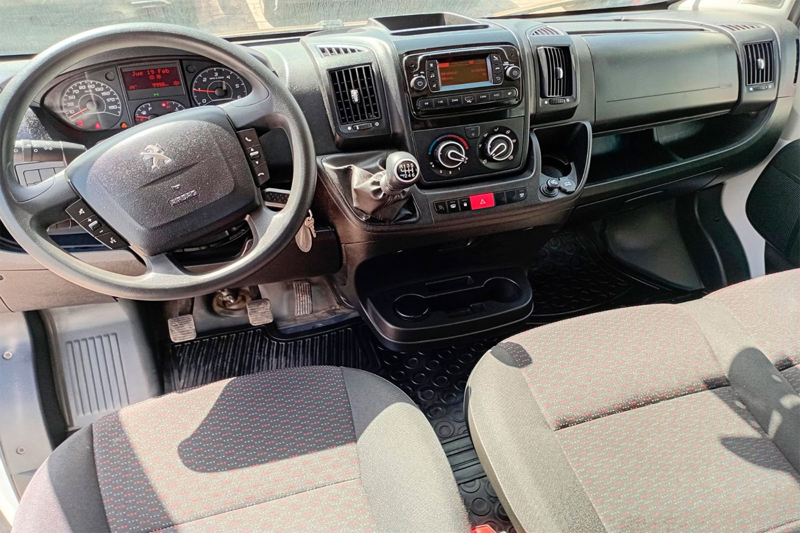 PEUGEOT BOXER L4 BLUEHDI 2.2 2024 - Imagen 7 de 11