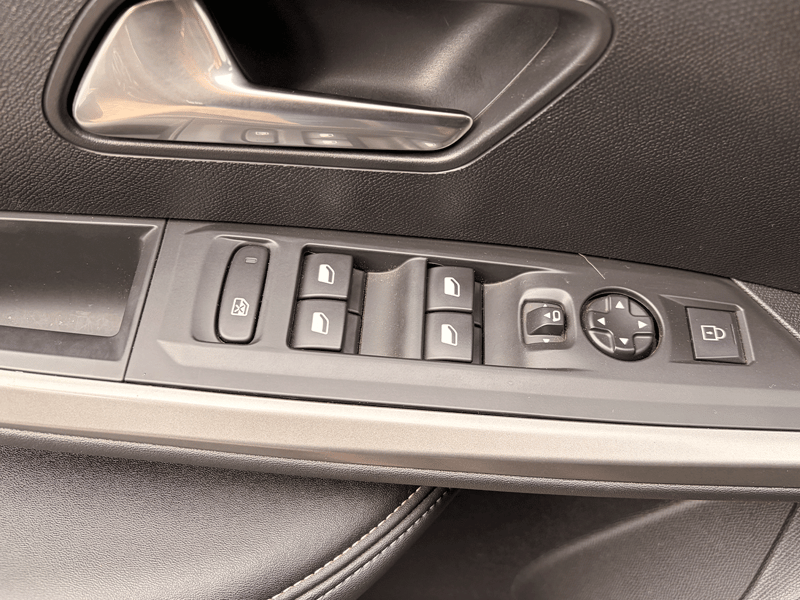 Peugeot New 3008 PREMIERE MHEV 136 eDCT6 2025 - Imagen 3 de 12