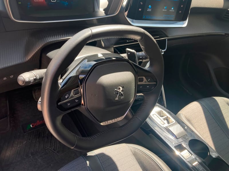 Peugeot 208 PURETECH 130 1.2 AUT 2024 - Imagen 5 de 12