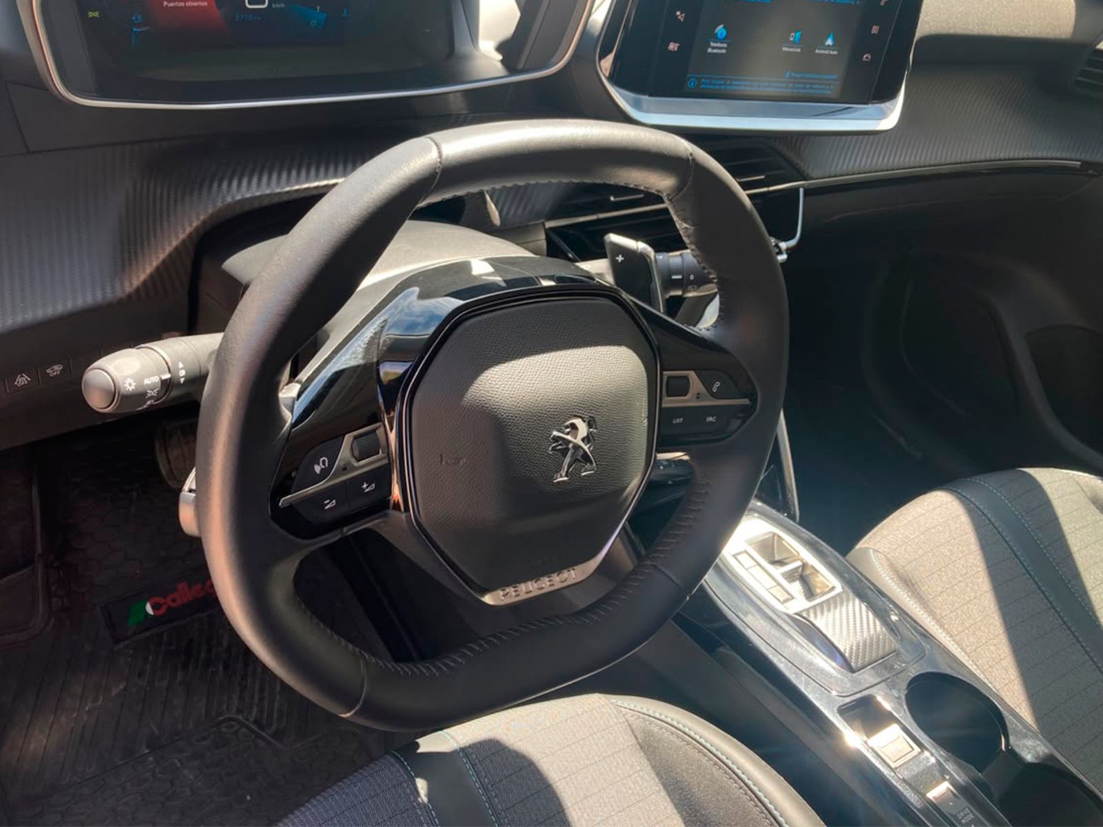 Peugeot 208 PURETECH 130 1.2 AUT 2024 - Foto 5 de 12