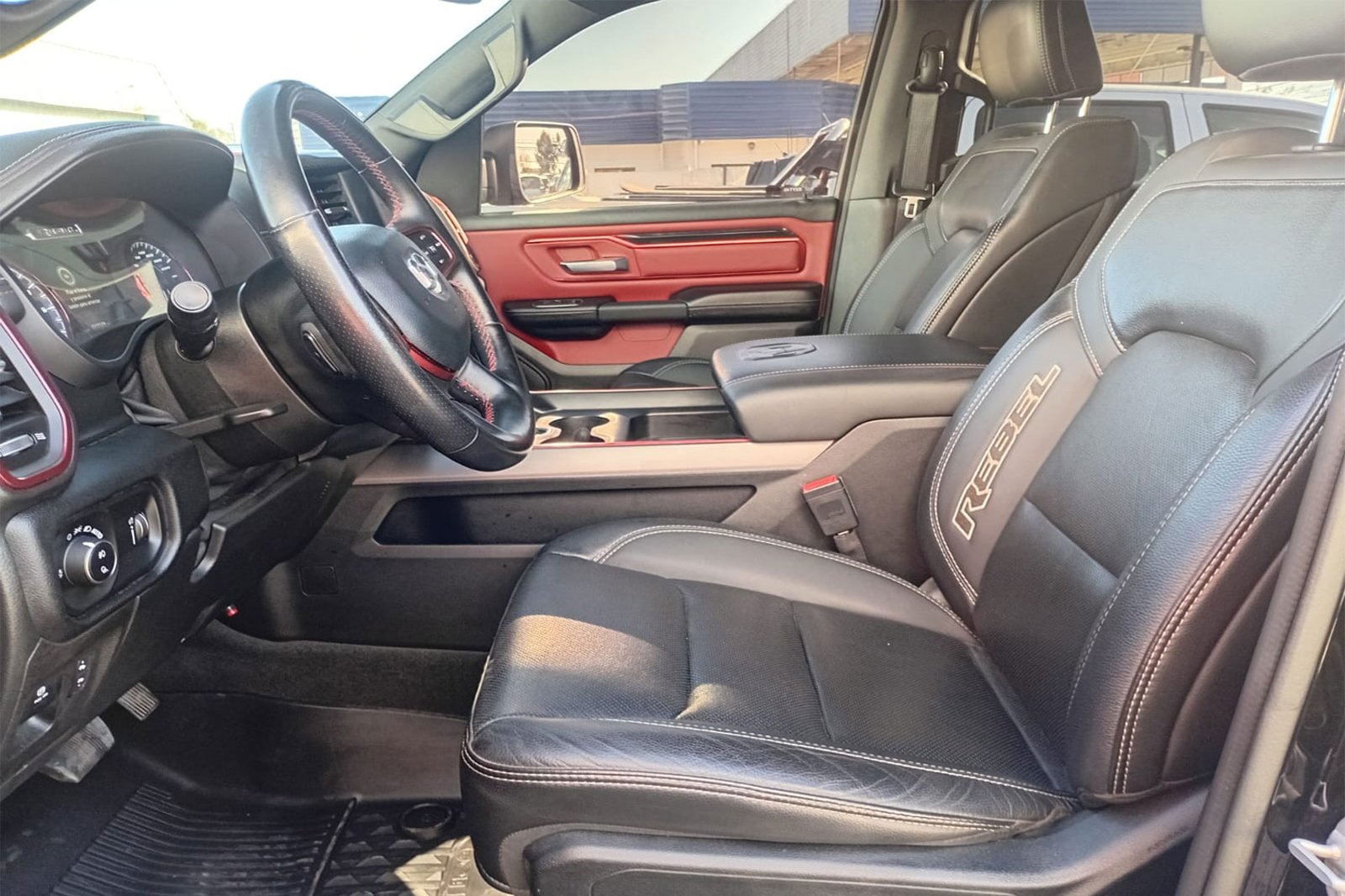 RAM 1500 REBEL CREW DCAB 4X4 5.7 AUT 2022 - Imagen 3 de 12