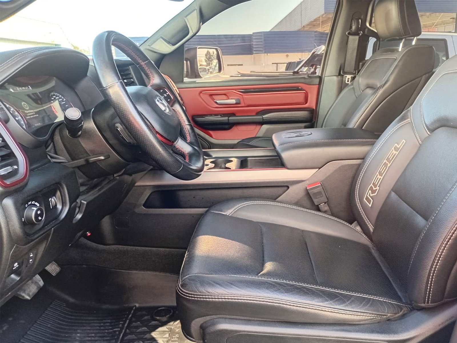 RAM 1500 REBEL CREW DCAB 4X4 5.7 AUT 2022 - Foto 3 de 12