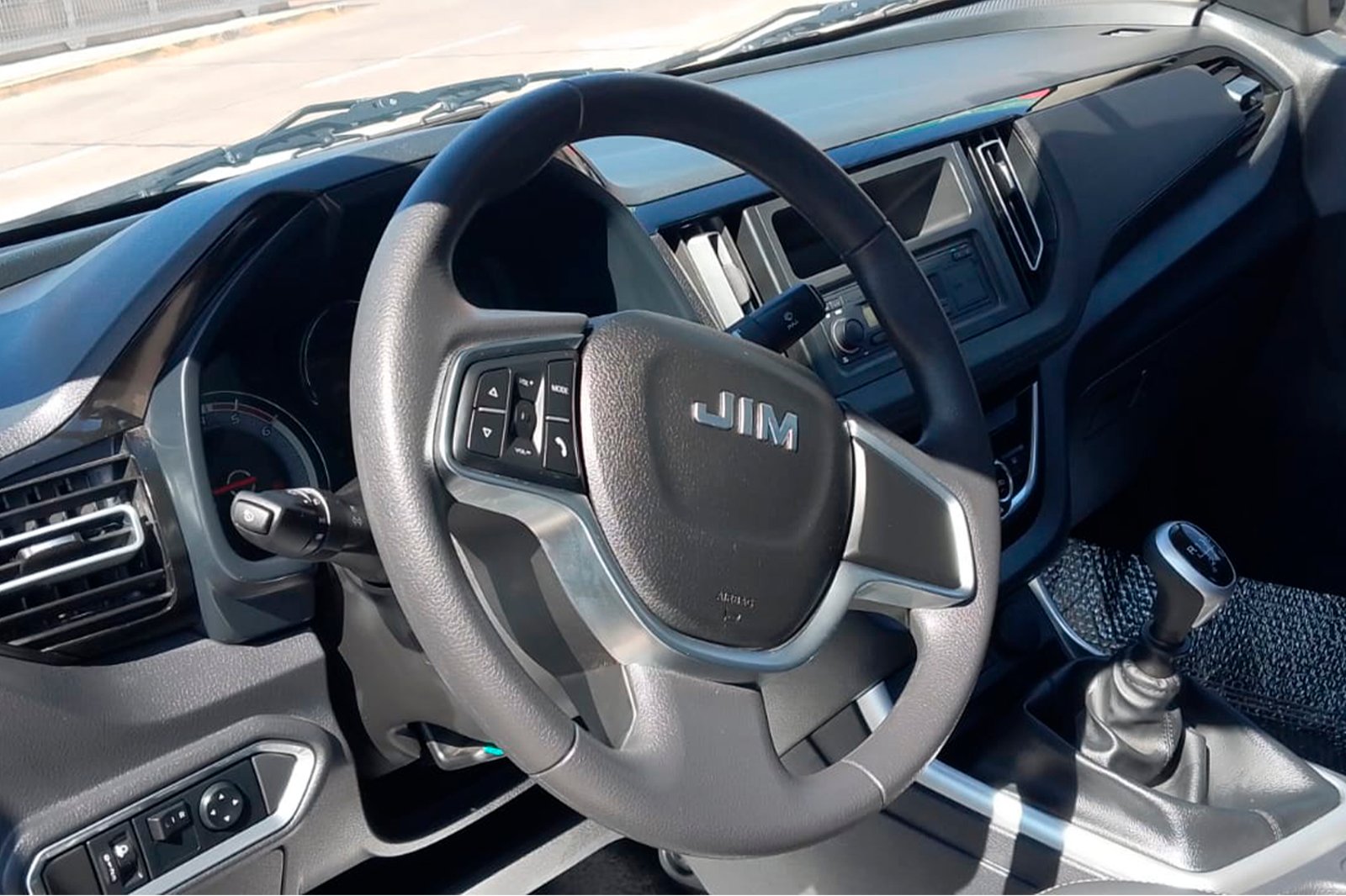 JIM REMAX CRDI DC 4X4 2.5 2026 - Imagen 5 de 12