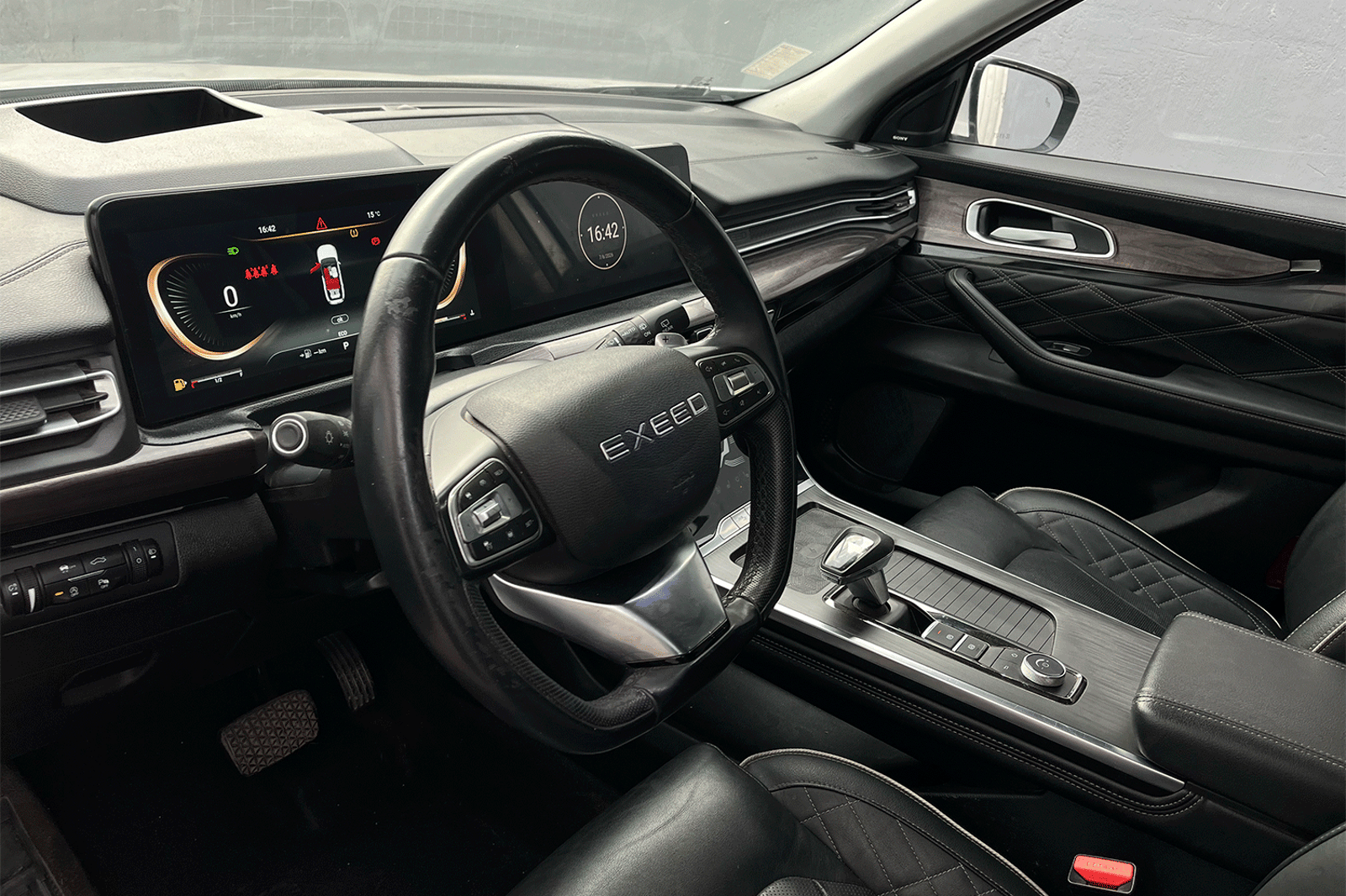 Exeed BORN FOR MORE VX UNLIMITED 4X4 2.0 AUT 2025 - Imagen 4 de 12