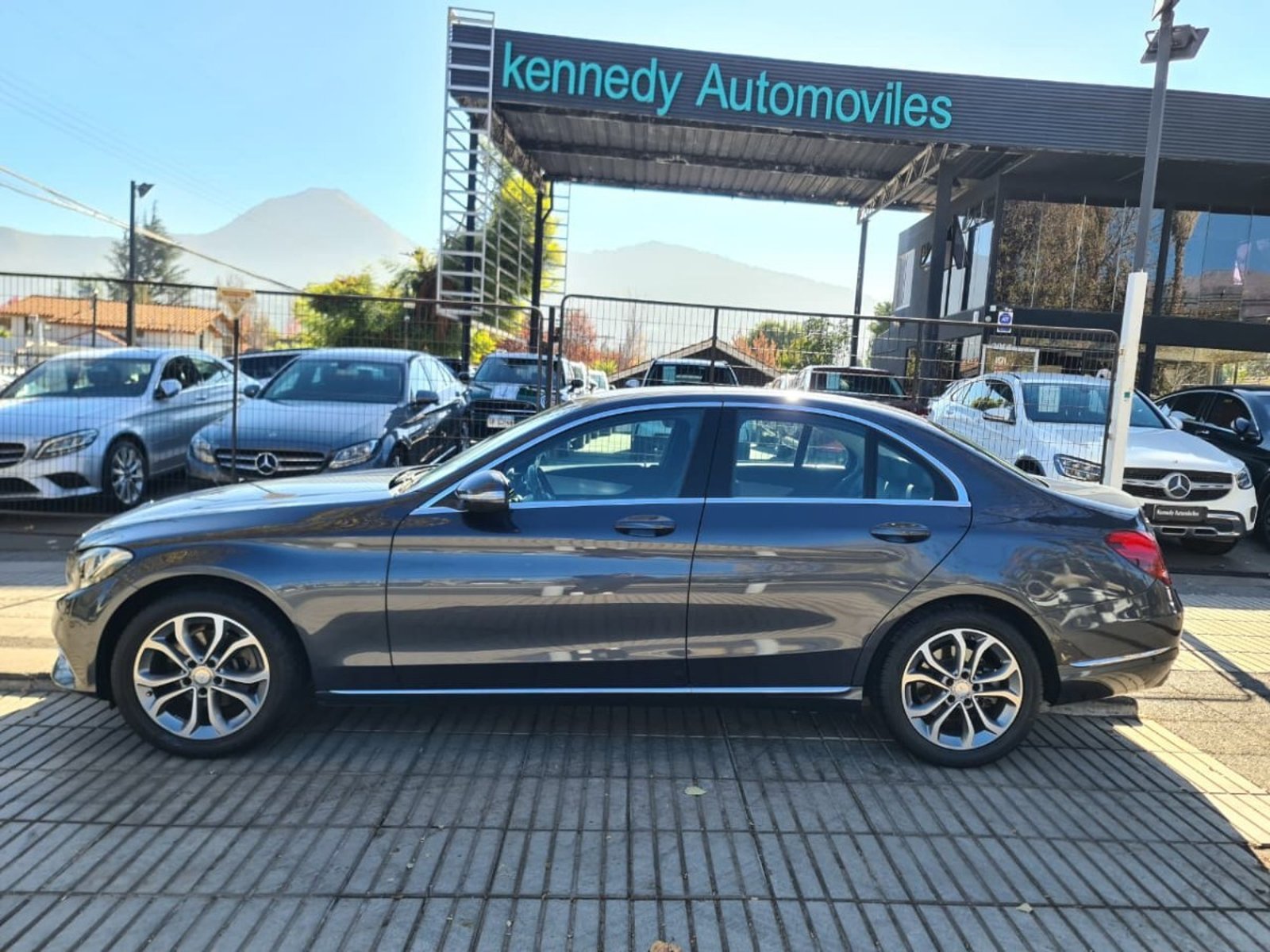 Mercedes-Benz C180 1.6 C 180 Auto 2015 - Foto 4 de 10