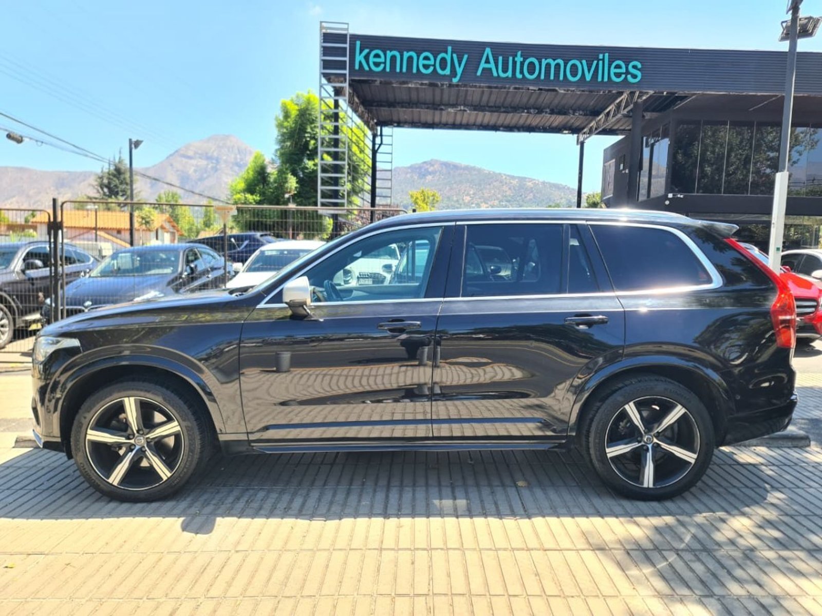 VOLVO XC90 2.0 T6 R-Design Auto 4WD 2018 - Imagen 4 de 10