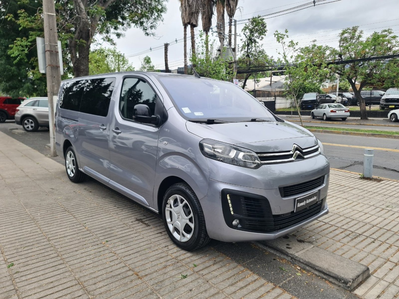 Citroën SPACETOURER 2.0 XL BUSINESS BLUEHDI DIESEL 4X4 150 SS BVM6 MT 2023 - Foto 2 de 10