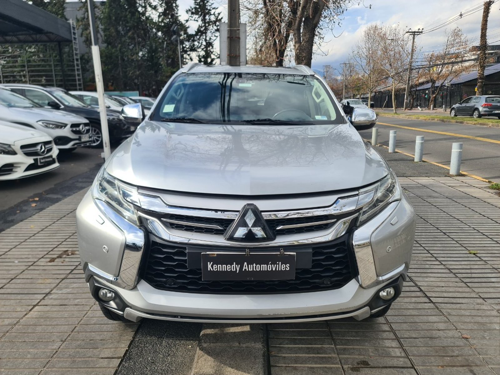 Mitsubishi MONTERO SPORT 3.0 LIMITED 4X4 AT 5P. 2019 - Imagen 7 de 10