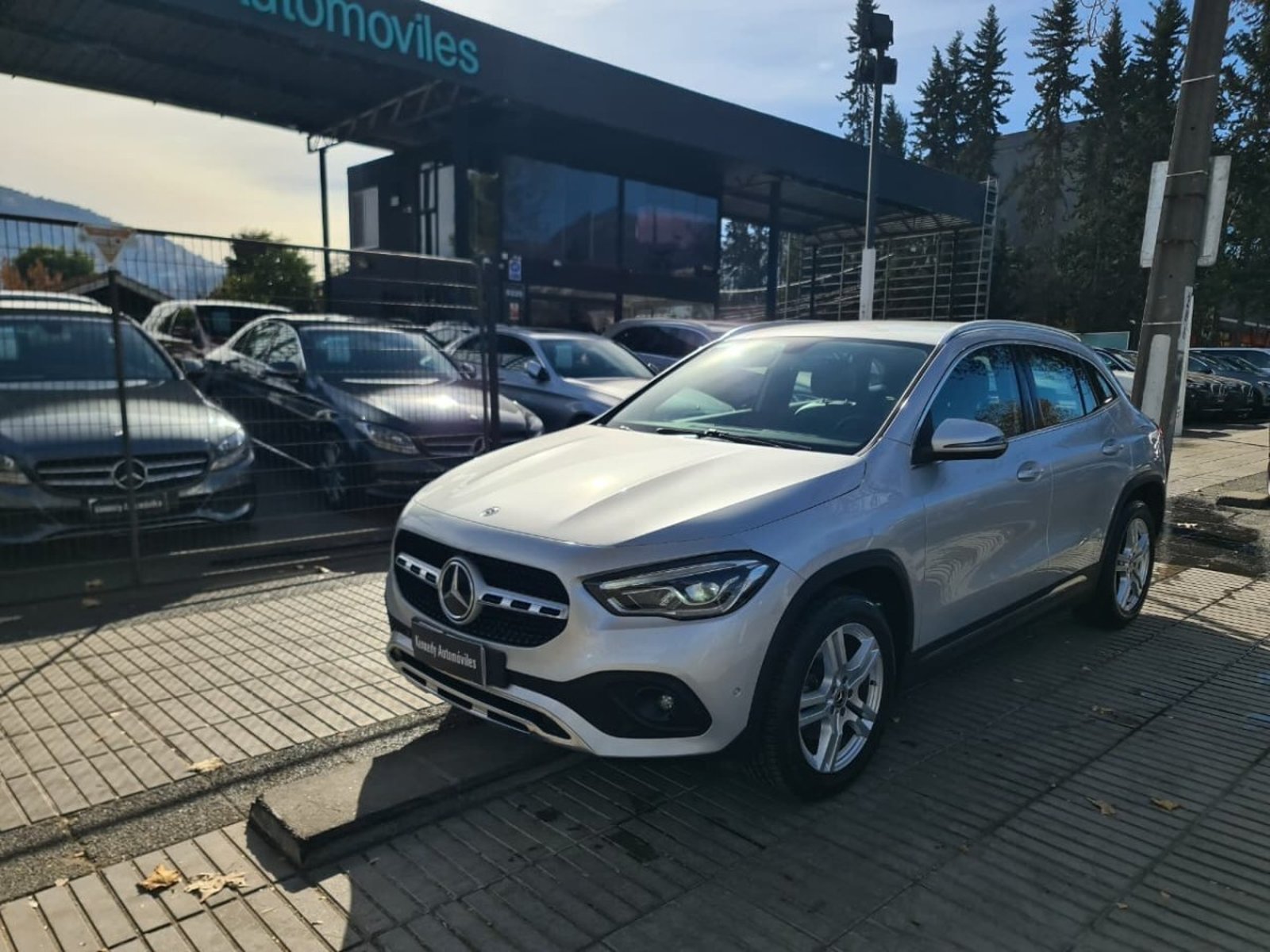 Mercedes-Benz GLA 200 1.3 4X2 AT 5P. 2022 - Foto 2 de 10