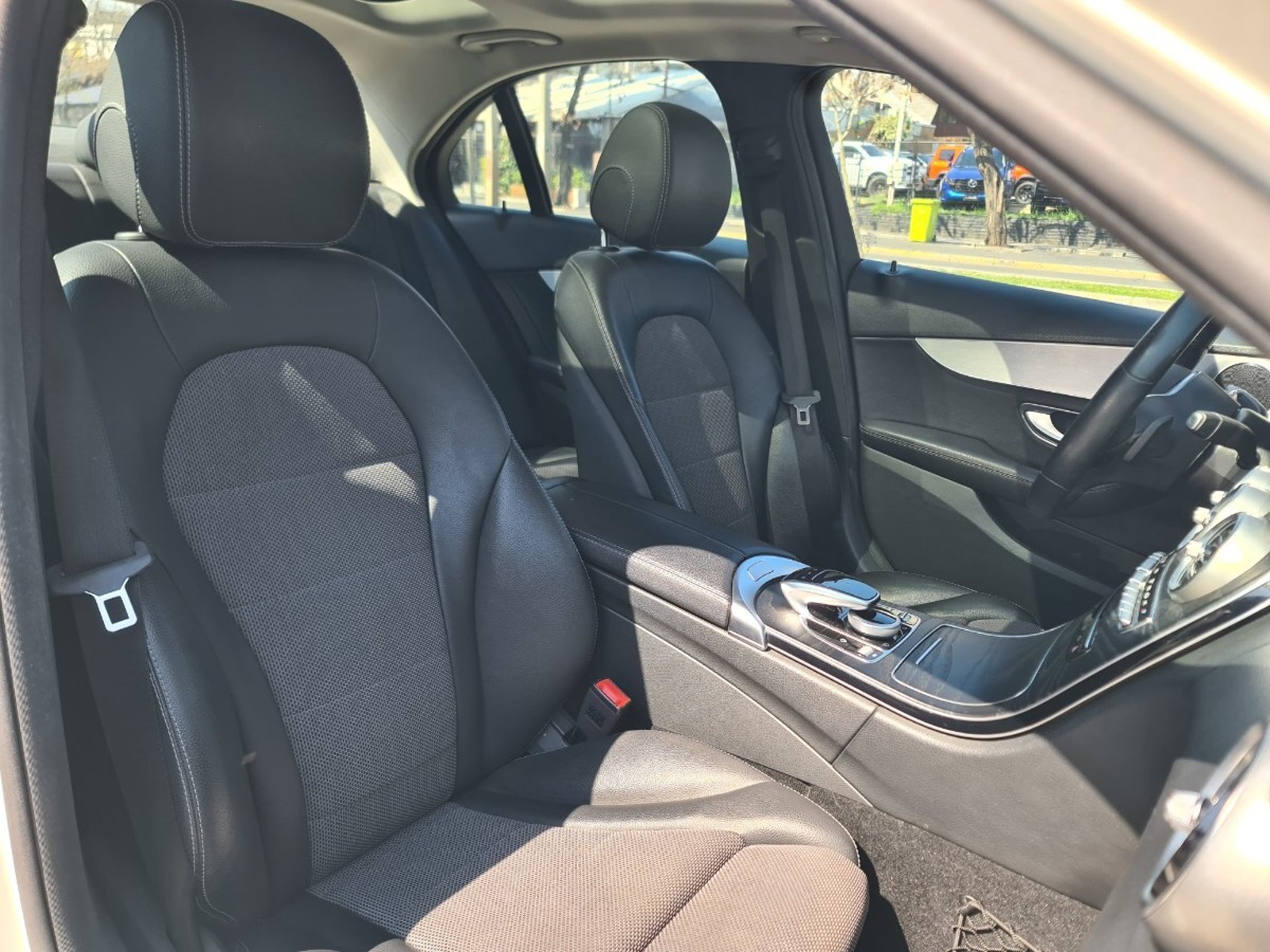 Mercedes-Benz C200 2.0 4X2 AT 4P. 2019 - Imagen 9 de 10