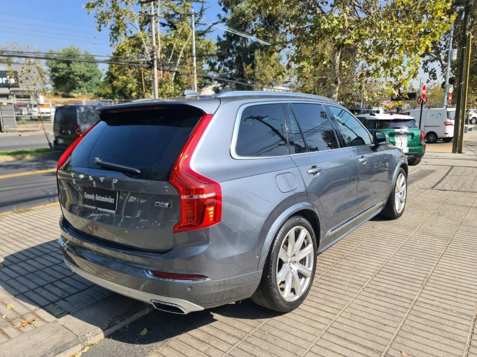 VOLVO XC90 2.0 D5 Inscription Plus Auto 4WD 2019 - Imagen 9 de 10