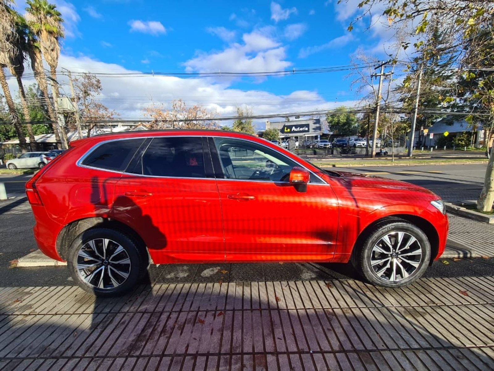 Volvo XC60 2.0 B5 PLUS HYBRID AWD AT 5P. 2024 - Imagen 8 de 10