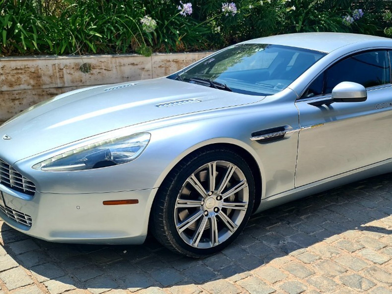 Aston Martin RAPIDE 5.9 4X2 AT 4P. 2011 - Foto 4 de 10